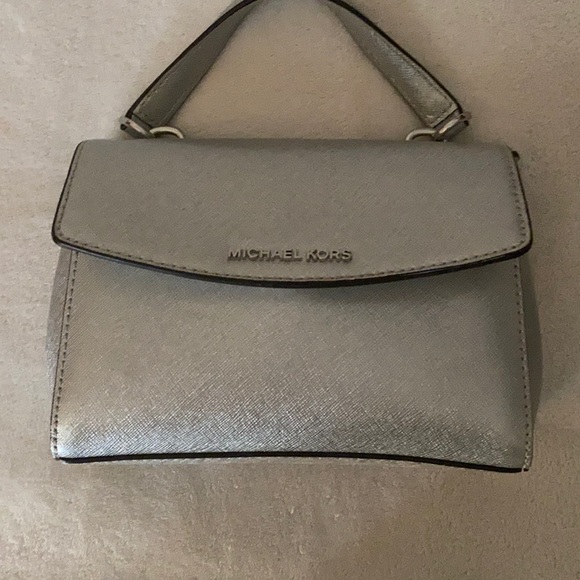 Michael Kors small handheld silver purse - Picture 1 of 2